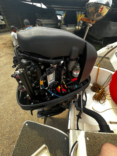 Lancha Focker 255 C/ Mercury Optimax 225 Hp 2014