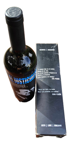 Botella Vino Tinto Peronista 2011