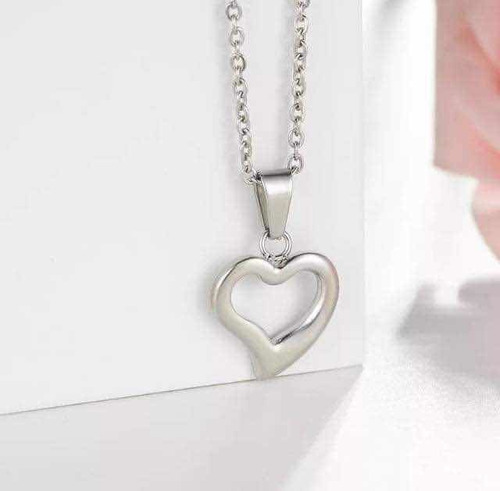 Collar De Acero Inoxidable Con Colgante Corazón Color Plata