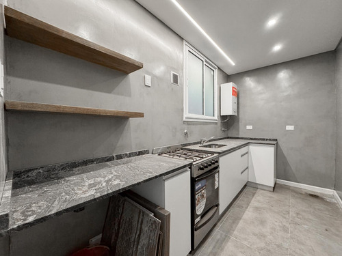 3 Ambientes En La Boca Con Muy Buen Acceso, Cerca Del Hospital Argerich - Ideal Primera Vivienda