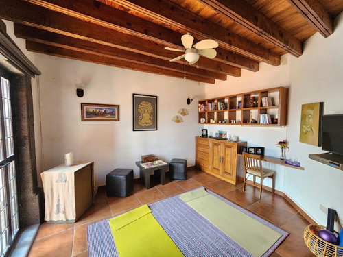 Casa Colonial En El Corazón De Juriquilla 5 Recámaras Completas, Una En Planta Baja Alberca Propia Am