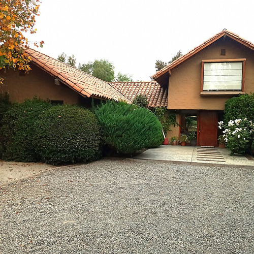 Las Brisas De Chicureo, Casa Chilena Con Quincho Y Piscina