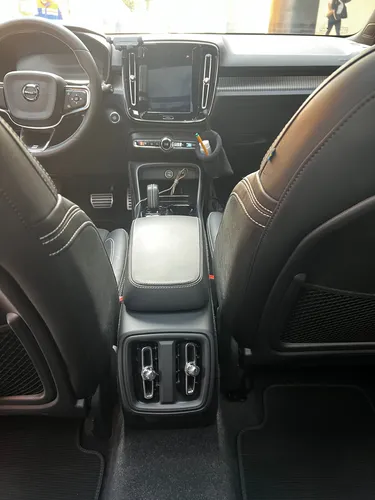 Volvo XC40 2.0 T4 R-Design