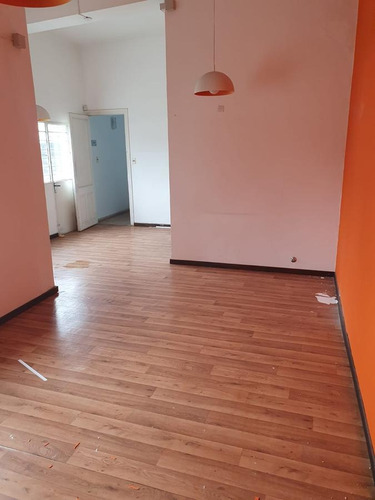 Imagen 25 de 30 de Edificio Entero En Piedras Esq Misiones