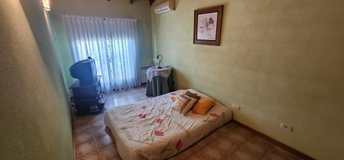 Casa 4 Ambientes C/ Garaje Y Pileta 220 M² Cub. En Lote 931 M² - Barrio Juan Grande - Laferrere