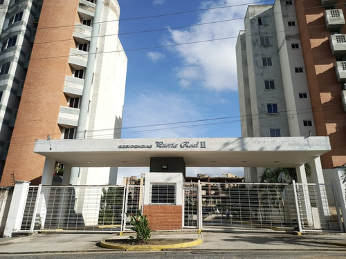 Apartamento En Residencias Puerta Real Ii En Urb. Mañongo.  Vende Crismelia Castillo (pla-16374)