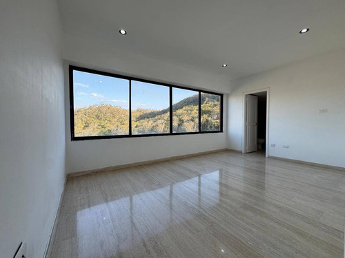 Venta De Apartamento, Altos De Guataparo, Edificio La Defense Cod 271147