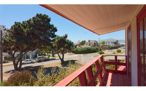 Casa En Terreno De 350 M2 A 3 Cuadras De Playa Amarilla De C