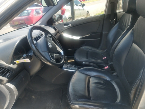 Hyundai I25 Accent Hatchback 2012 Automático
