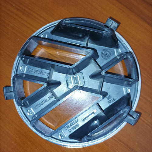 Emblema Volkswagen 3b0.853.601 (Usado)