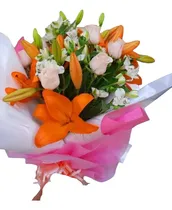 Comprar Ramo De Rosas ,lilium Y Astromelias. Flores A Domicilio .