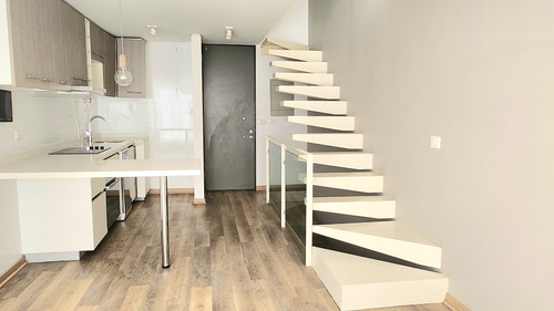 Vende Triplex En Providencia, Excelente Inversión
