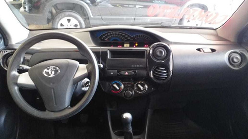 Toyota Etios X 1.3 Flex 2014