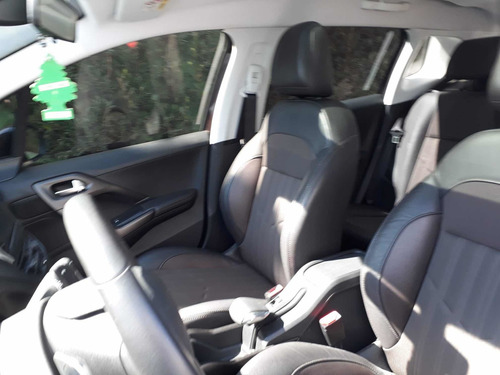 Imagem 9 de 13 de Peugeot 2008 2017 1.6 16v Griffe Flex Aut. 5p