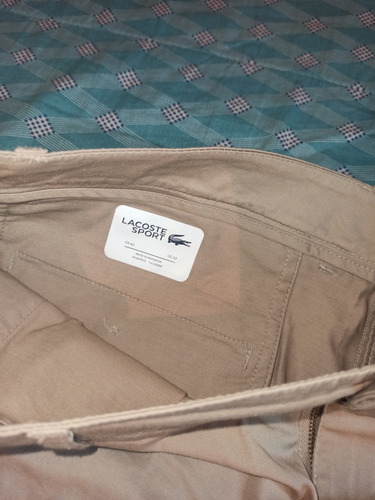 Imagen 3 de 5 de Bermuda Lacoste Talla M