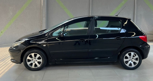 Peugeot 307 1.6 Presence Flex 5p