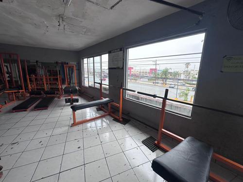 Venta De Local En Escobedo, N.l. En Esquina Edificio Completo Incluye Renta De Anuncio Panoramico