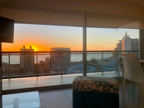 Hermoso Apartamento Con Vista En Piso Alto!-ref:2362