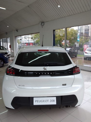 Imagen 16 de 19 de Peugeot 208 1.6l Active