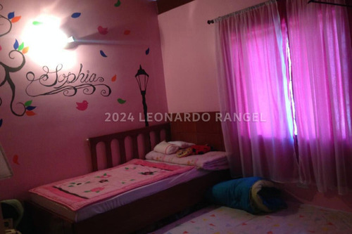 Se Vende Hermosa Casa En Tabay, Mérida (posibilidad De Ampliar Construcción) .