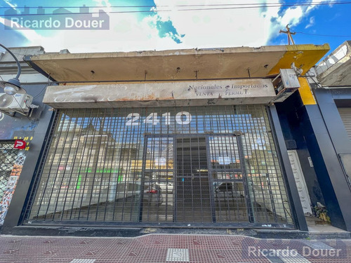Imagen 2 de 11 de Muy Buen Local Sobre Av. Perón, En Victoria!!