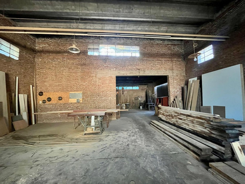 Galpon 420m² Terreno 1778m² Av. Ricardo Rojas 9700