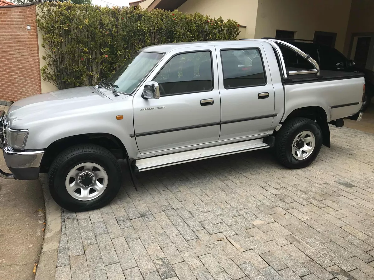 Toyota Hilux 3.0 Srv Cab. Dupla Turbo 4x4 4p