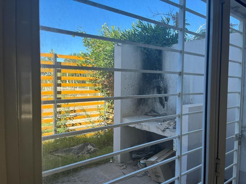 Imagen 10 de 11 de Dúplex En Venta De 2 Dormitorios C/ Cochera En Centenario