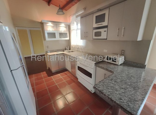 Erika Armeya Alquila, Casa En La Avenida Intecomunal De Cabudare. Flex: 26-122