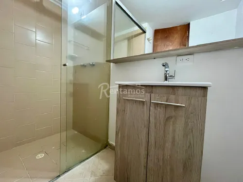 Apartamento En Arriendo En Camino Verde. Cod A776100