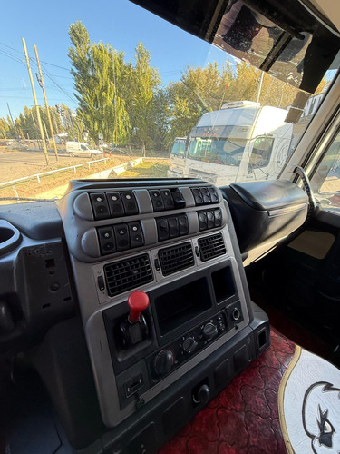 Iveco Stralis 460 6x2 Eje Neumatico 2011 Rentaltrucks Vial