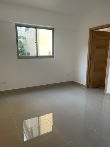 Imagen 4 de 8 de Vendo Apartamento En La Av. Independencia, Km 8, Urb. Miramar