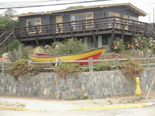 Pichidangui / Costanera 331 /frente Playa/solo Familias