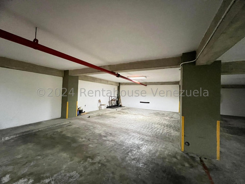 Ft Apartamento En Venta 184 Mts Mas Un Maletero Anexo 40 Mts2- Urb. Miranda / Mls#24-27708