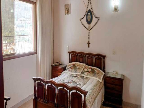 Casa En Venta La Tahona 25-24477 Sl