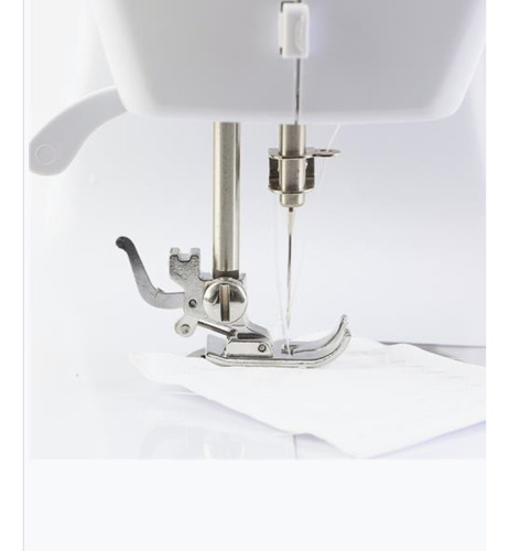 Máquina De Coser De Uso Familiar Con 12 Diseños De Puntadas Blanco