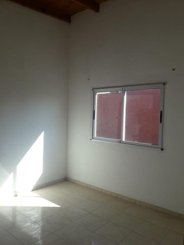 Casa En Venta - 2 Dormitorios 3 Baños - Cochera - 230mts2 - La Plata