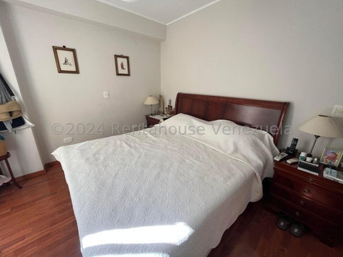 Apartamento En Alquiler Lomas De La Alameda 24-21087 Lv