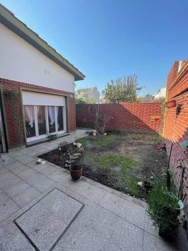 Imagen 2 de 8 de Venta - Casa En Planta Baja Con Jardín Y Patio Interno!