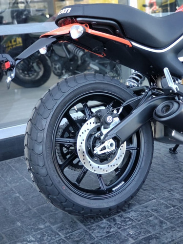 Imagen 21 de 25 de Ducati Scrambler Sixty2 - No Triumph, No Royal Enfield! Gf