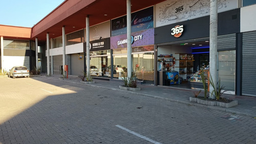 Imagen 3 de 11 de Local A Estrenar 48 M2 Cno Belgrano Y 516 Frente A Carrefour