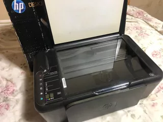 Impresora A Color Multifunción Hp Deskjet Negra