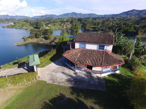 Hermosa Finca Con Linda Vista A La Represa En El Peñol