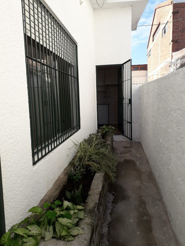 Casa En Alquiler, Zona De Colón.