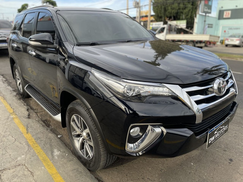 Imagem 2 de 5 de Toyota Hilux Sw4 2.8 4p Srx 4x4 7 Lugares Turbo Diesel Autom