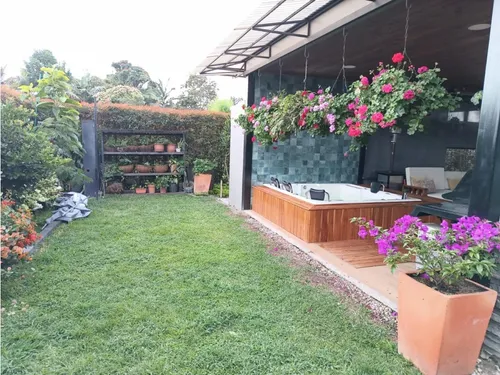 Encantadora Casa Campestre En Venta Llanogrande