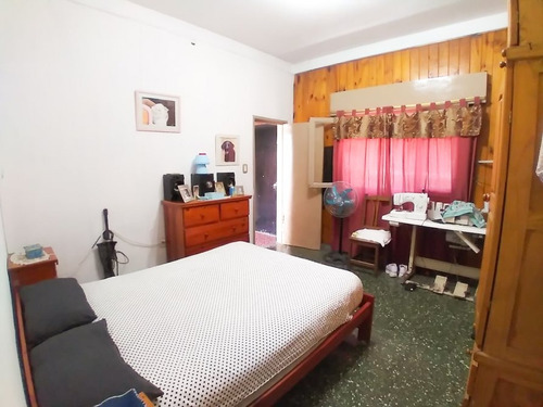 Casa 3 Ambientes Con Patio Y Terraza En Lanús Este