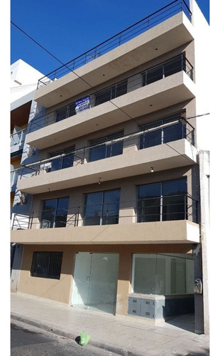 San Martin - A Mtrs. De Castro Barros - Zona Plaza - Desocupado!!!!