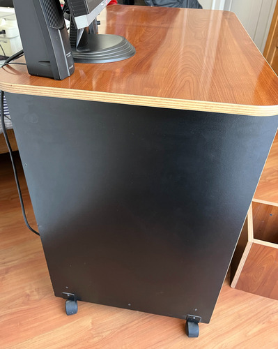 Mesa Para Computador Y Basurero (Usado)