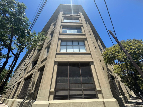 Venta Loft En Esquina C/cochera, Molina Ciudad
